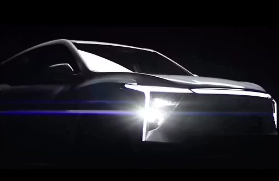 Mahindra XEV 9S to Get Rear Screens: New Teaser Confirms Premium Cabin Features